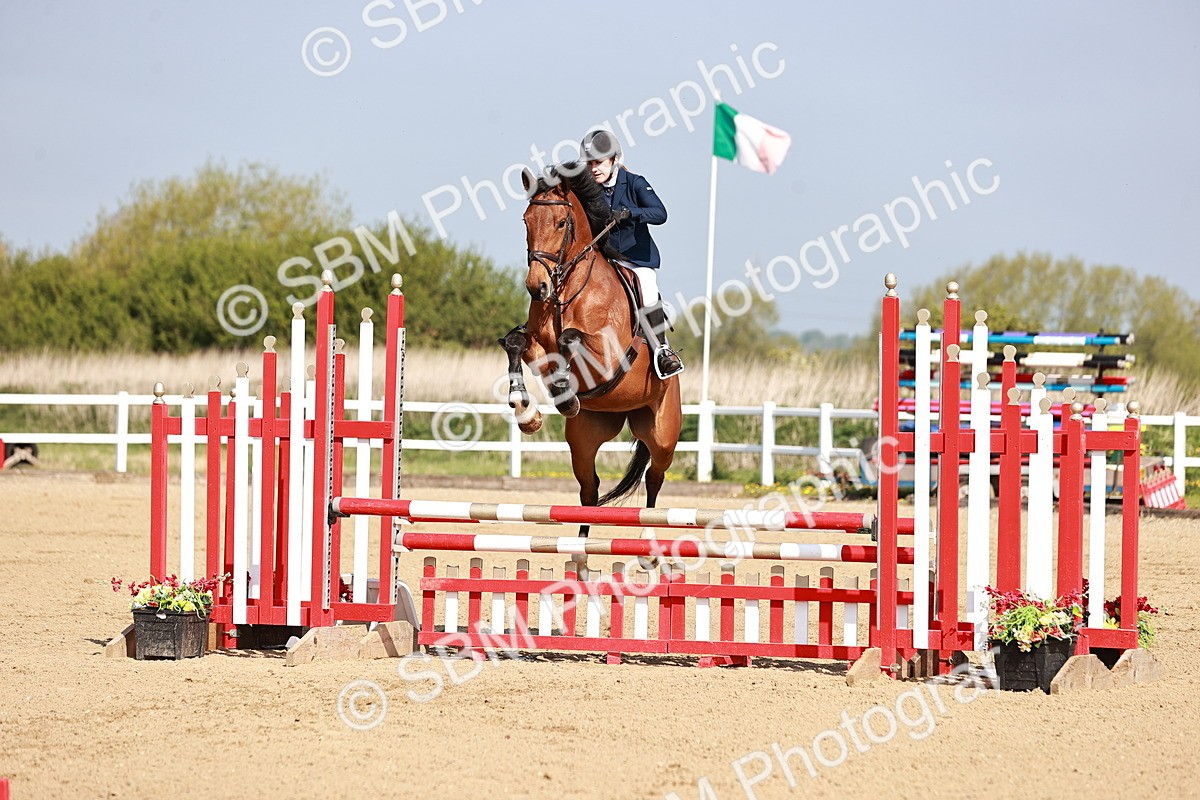  - Class 21 - Senior British Novice - 90cm