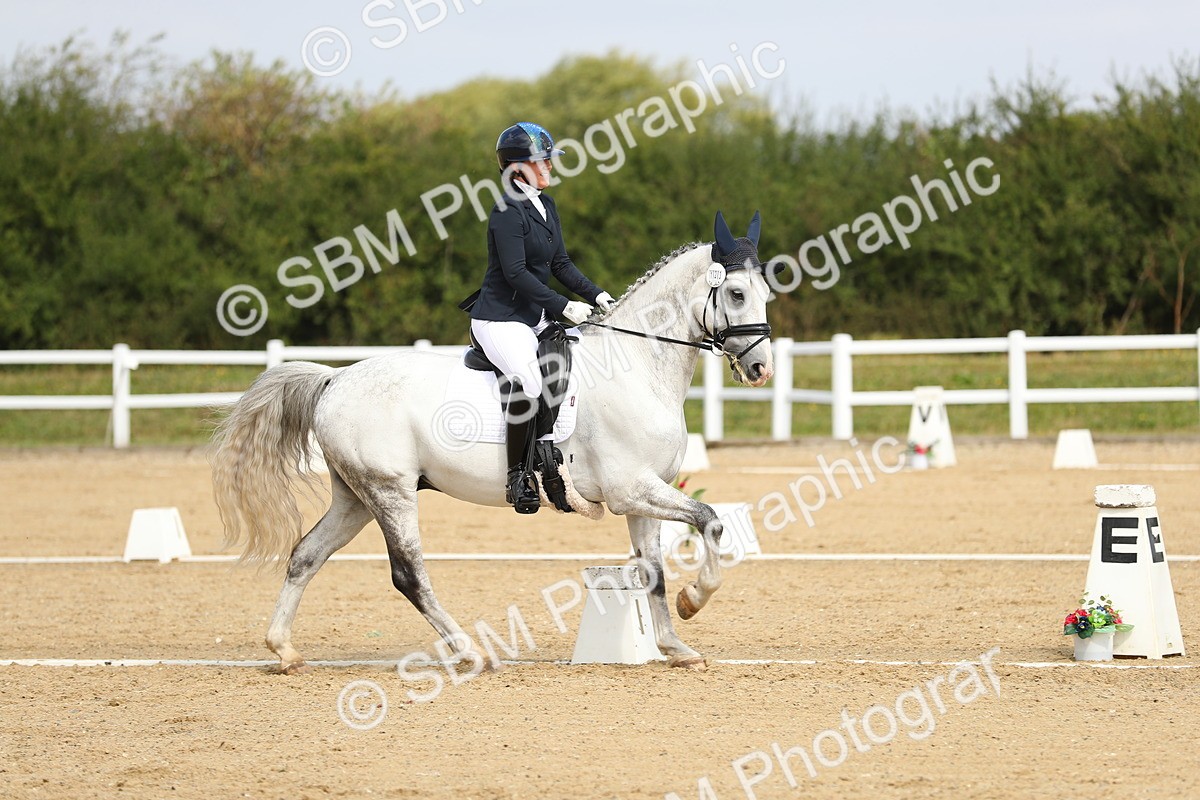 SBM_016414 - Class 13 - Novice 23 - 11.25-12.35