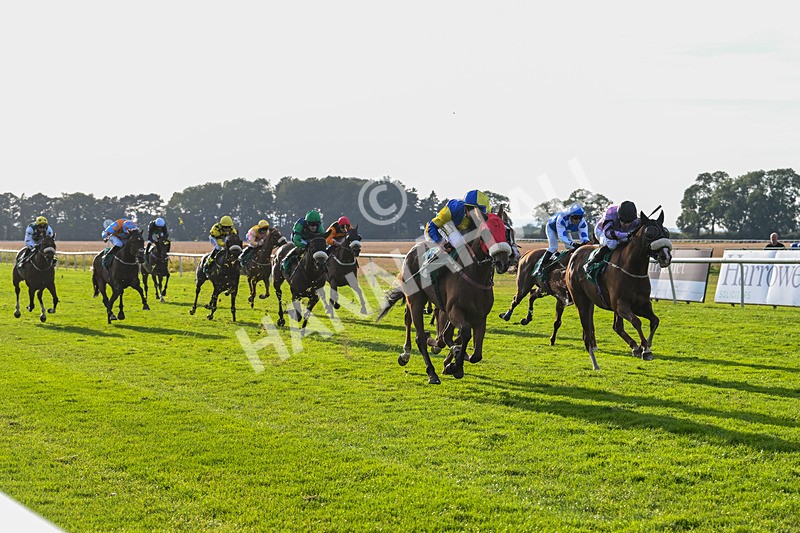 160924-Race 8-Sparkling Red-3371 - Race 8