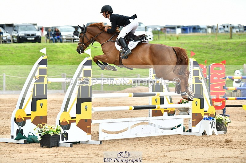 230720A-155244-04077 - Cls 9, 2 Star Big 1.40m Start to break