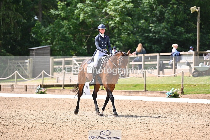 250523A-114015-06613 - C-274-Bizzy.Loffet-LONGBROOK.CHILLI.FLOWER