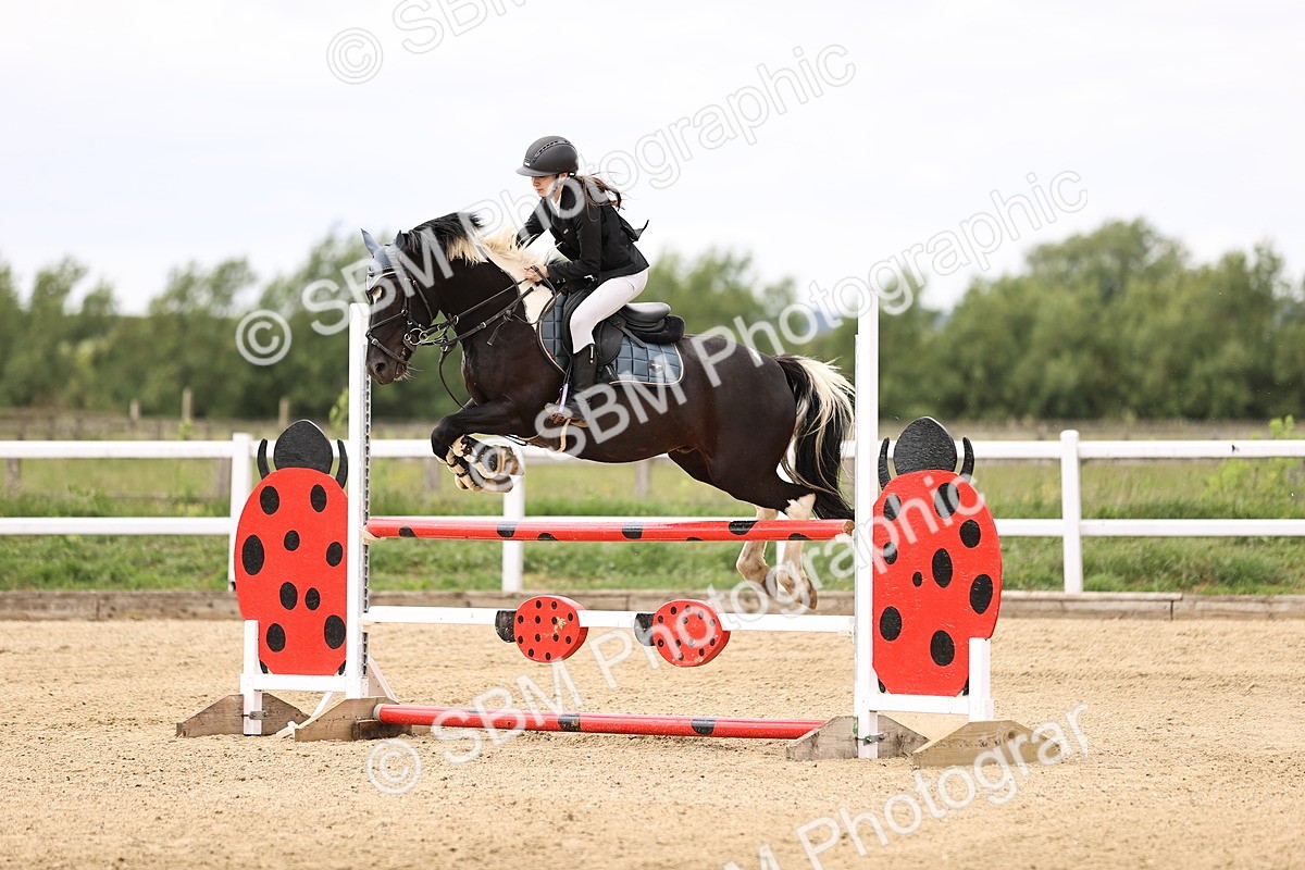 SBM_000342 - Class 4 - 1m showjumping