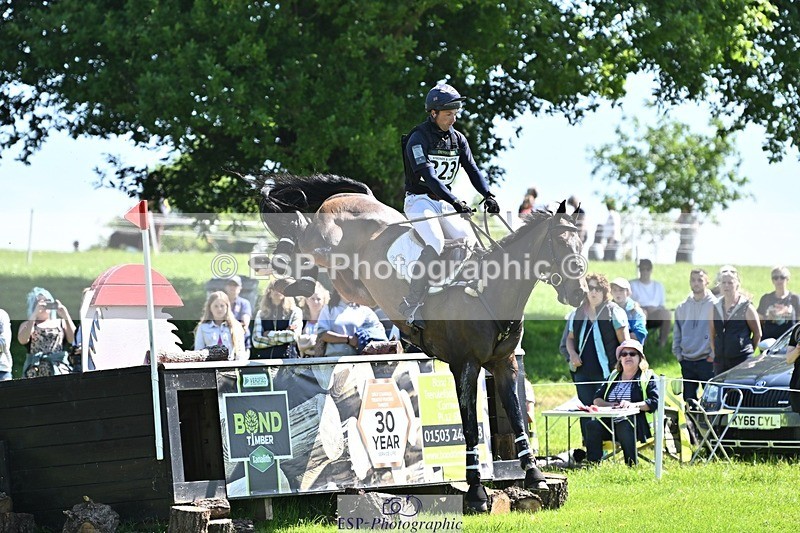 240525-105555-12127 - 323-EMERALD_ENDEAVOUR-Harry_Dzenis