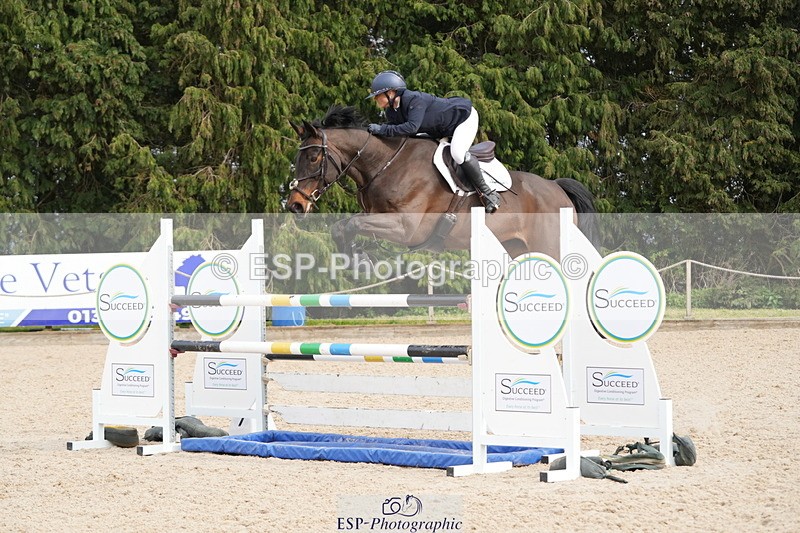 260322A-142213-01972 - 13 Foxhunter 1m 20 Open