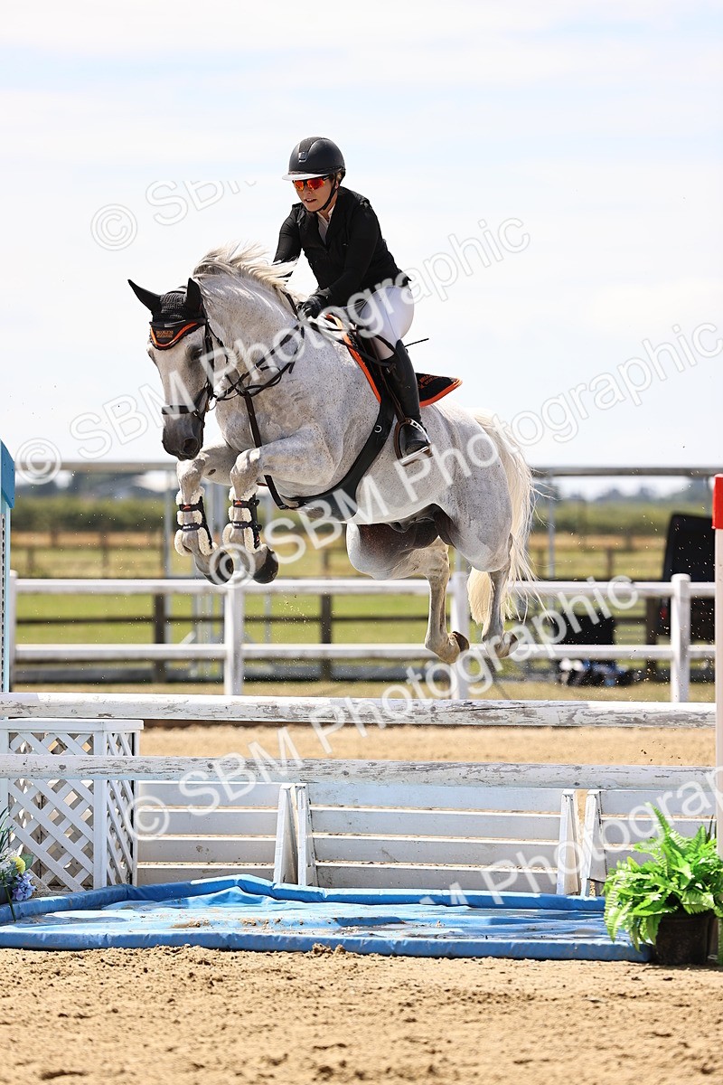 SBM_010359 - Class 9 - Senior Foxhunter - 1.20m Open