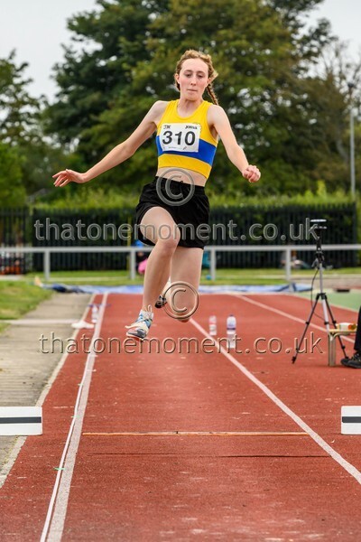 Age25SUN-910581 - Field Female Set Two