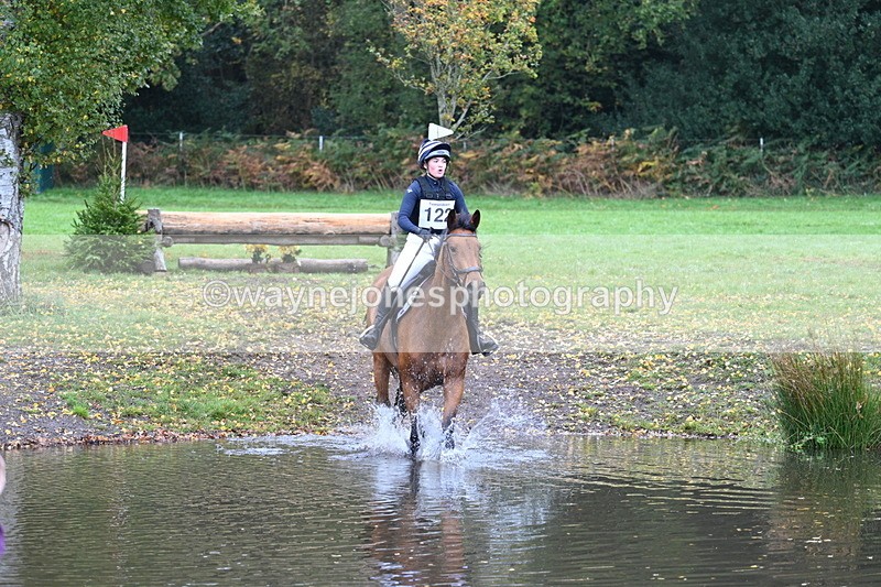WJ7_3069 - Time 10:47 to 11:11 at the water