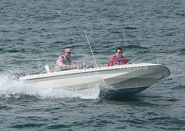 090823 BOSTON WHALER IMG_2308 - Motorboats - Open
