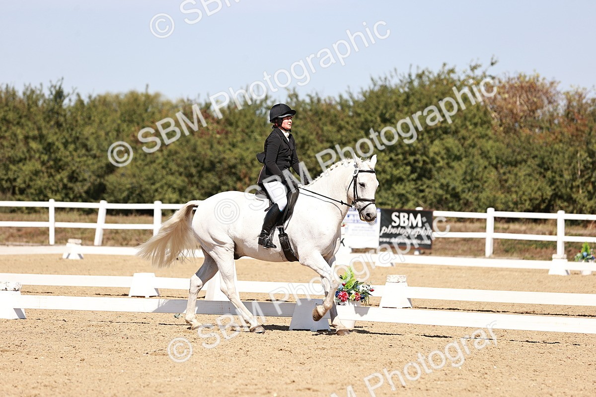 SBM_004955 - Class 12 - Novice 5 - 12.02-12.44