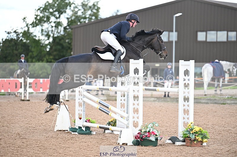 240912A-122603-01466 - Cls 3 Snr Foxhunter