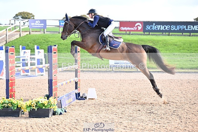 251005-104600-02857 - Cls 15 Foxhunter and 1.20m