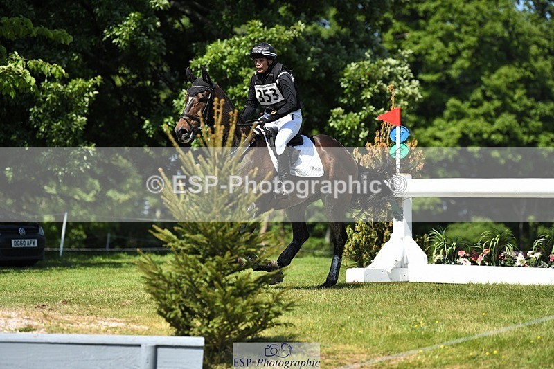 230527-151549-10616 - 353-THE_RIPPER-Bundy_Philpott-XC