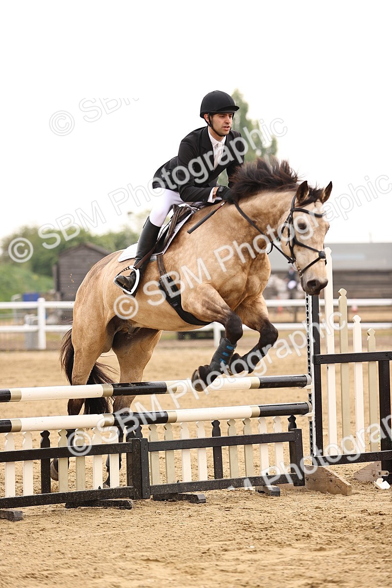  - Class 15 - Senior British novice - 90cm