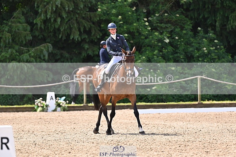 250523A-114048-06621 - C-274-Bizzy.Loffet-LONGBROOK.CHILLI.FLOWER