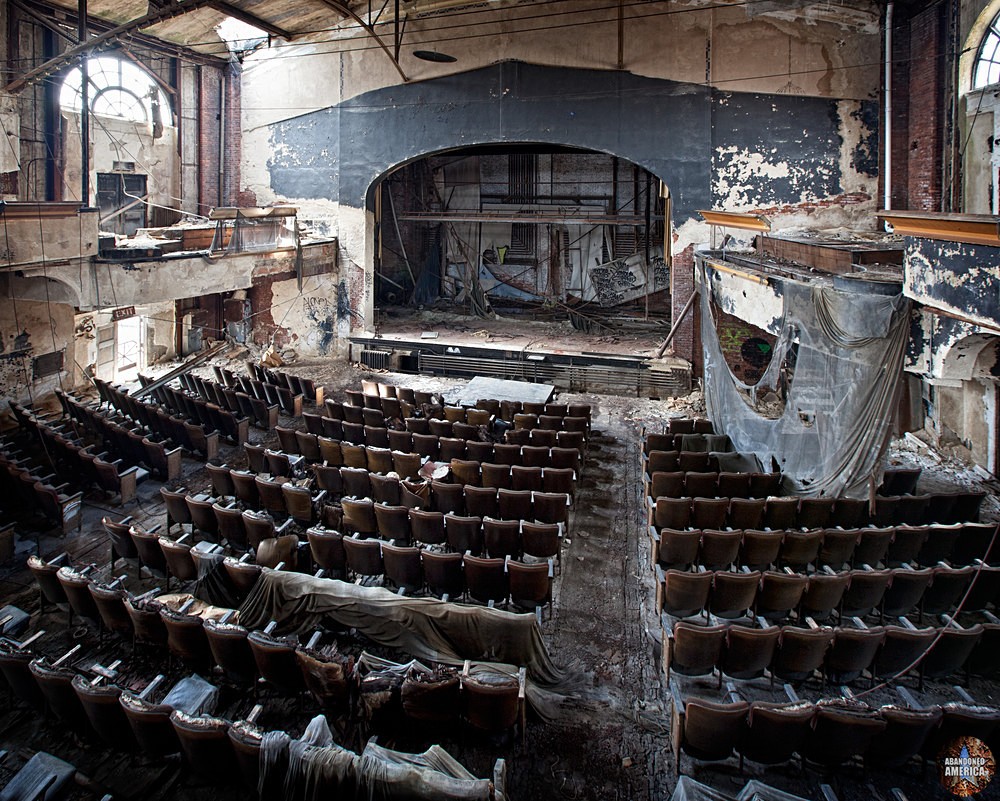 America's Abandoned Theaters photo - Abandoned America