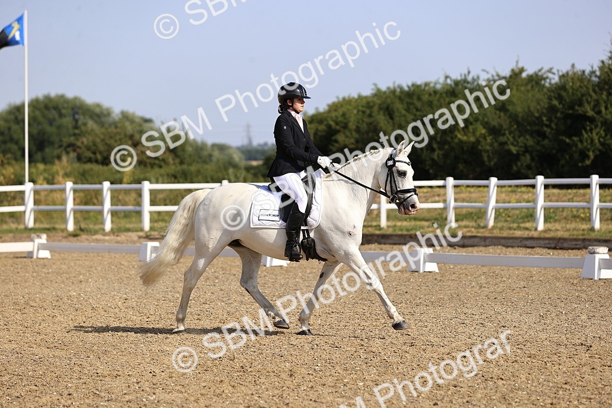 SBM_008666 - Novice 5 - 08.30-9.33