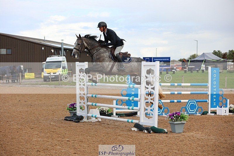 250911-124358-01544 - Cls 3 Snr Foxhunter