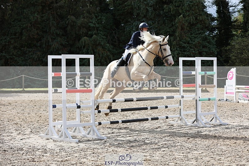 250829A-104209-01195 - Cls 7 British Novice and 90cm