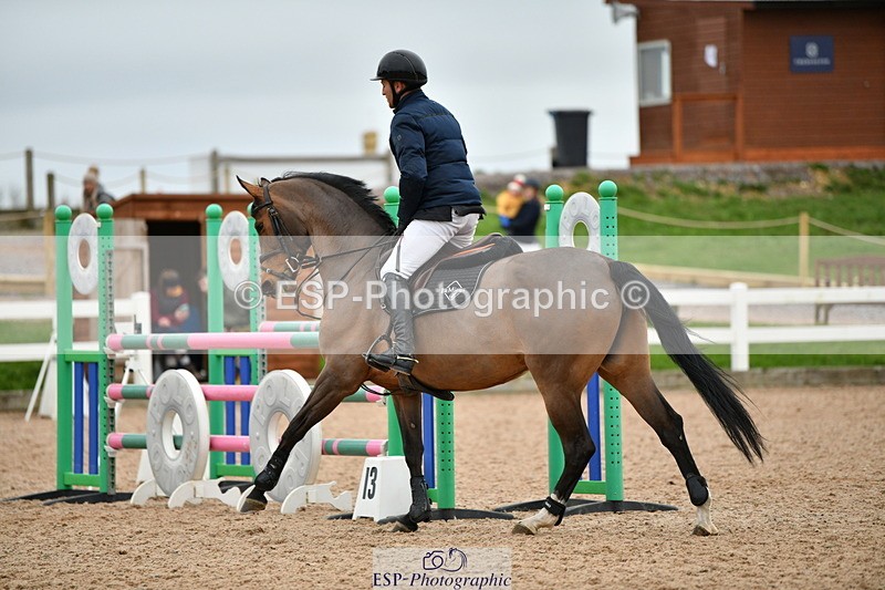 240112A-131940-00977 - Cls 5 Newcomers and 1.10m Open