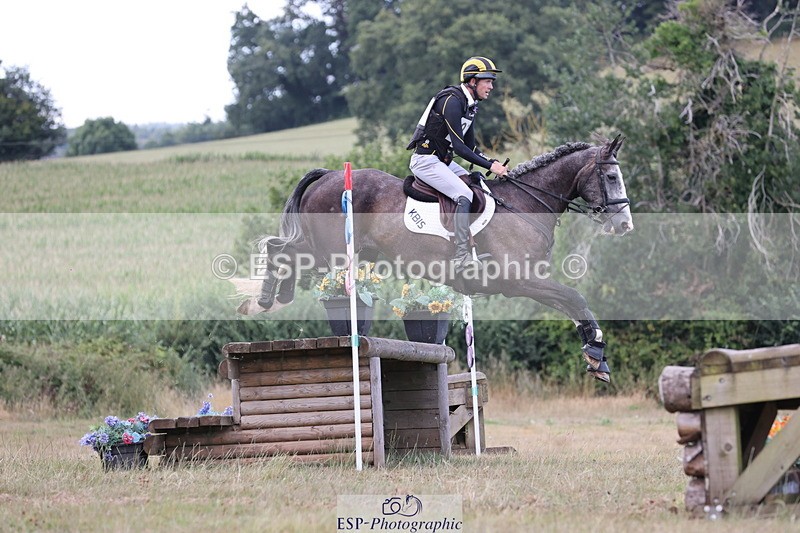 250802A-175701-08637 - H-370-Tom.Rowland-STRACOMER.CANDY.TOWN