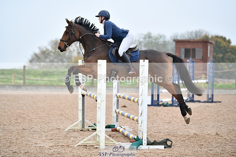 241102A-105634-04137 - SAT Cls 9 British Novice and 90cm Open