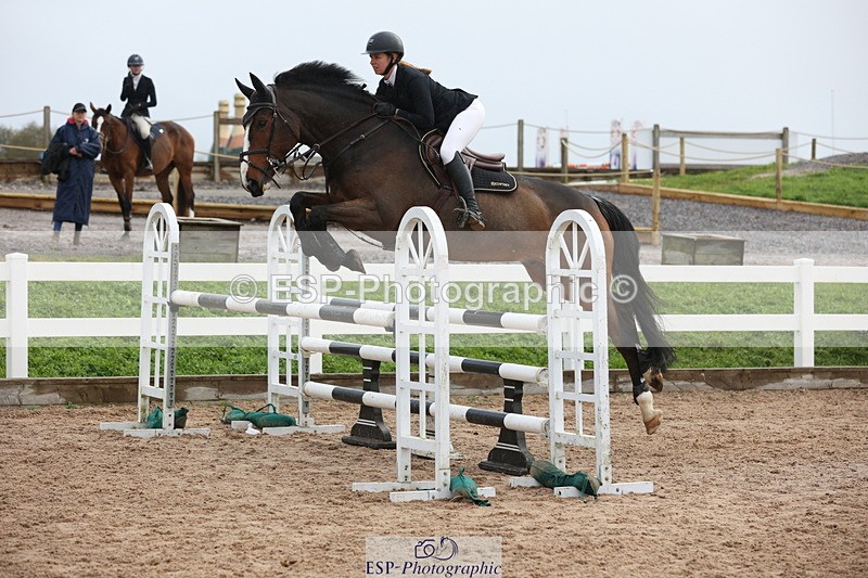 231112A-123551-04075 - Cls 19 Snr 1.05m Open