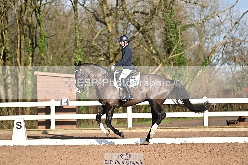 241214-111031-01314 - 144-Natasha.Rumble-Week.Orchard.Leo