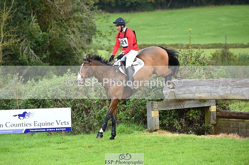 231022-134210-28495 - 321-MAN.ABOUT.TOWN.II-David.Doel-XC