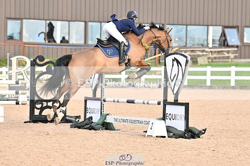 241208-130409-01684 - Cls 21 Newcomers and 1.10m Open