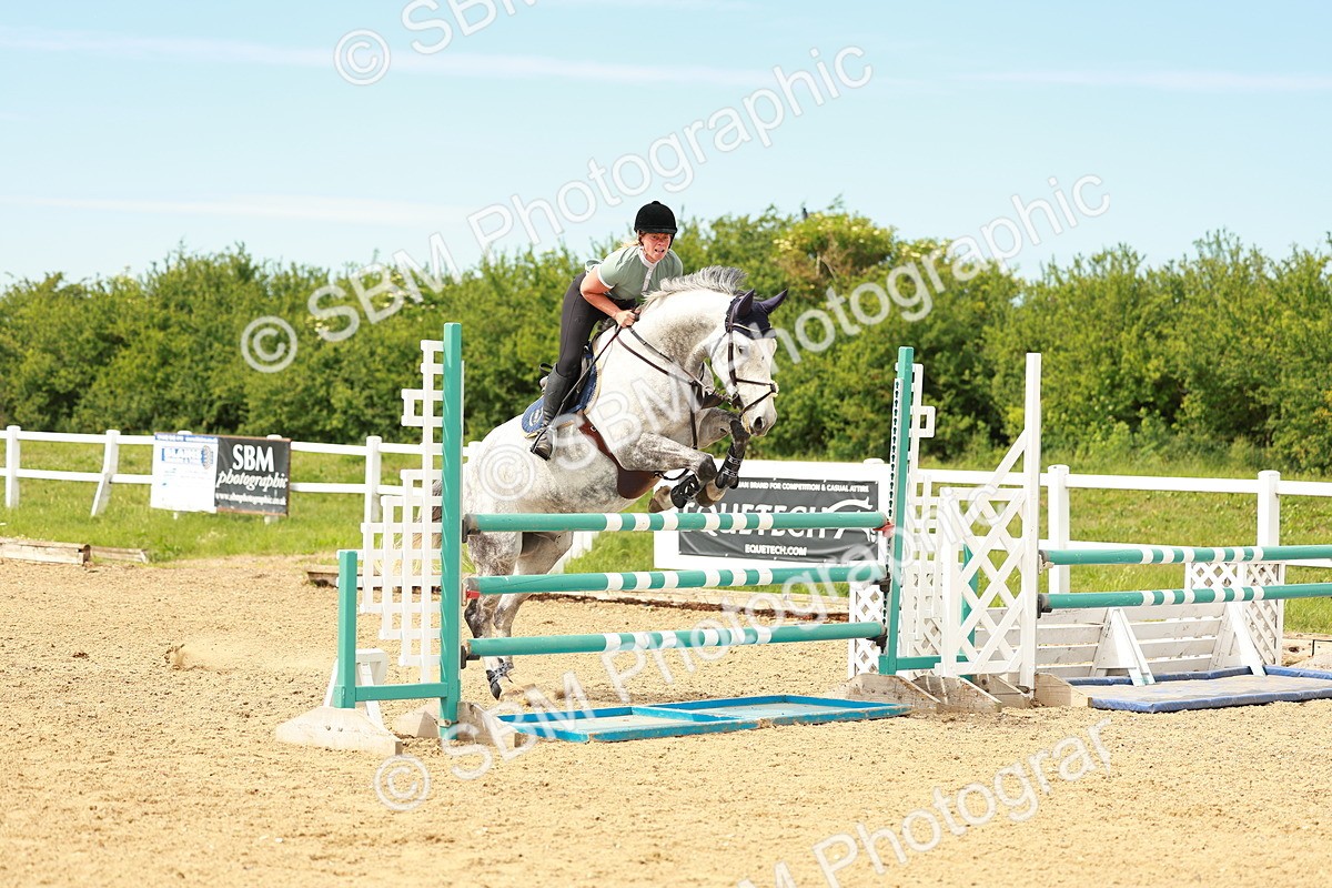 SBM_002236 - Class 4 - Senior Newcomers - 1.10m