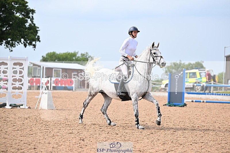 240828A-150231-01100 - Cls 4 Snr Newcomers and 1.10m Open