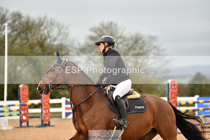 231122A-131840-00440 - Cls 4 Newcomers & 1.10m Open