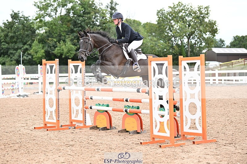 250820B-130818-00703 - Cls 4 Newcomers and 1.10m Open