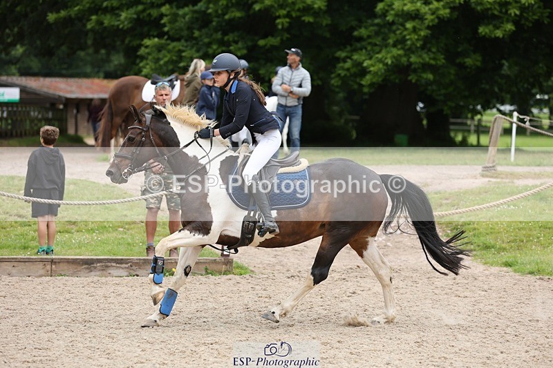 240615-160449-02201 - Cls 9&10 Club and Schools 70cm