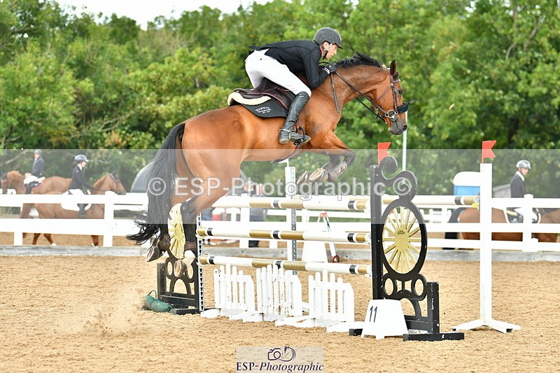 230721A-142913-06931 - Cls 22, 1 Star Gold 1.30m