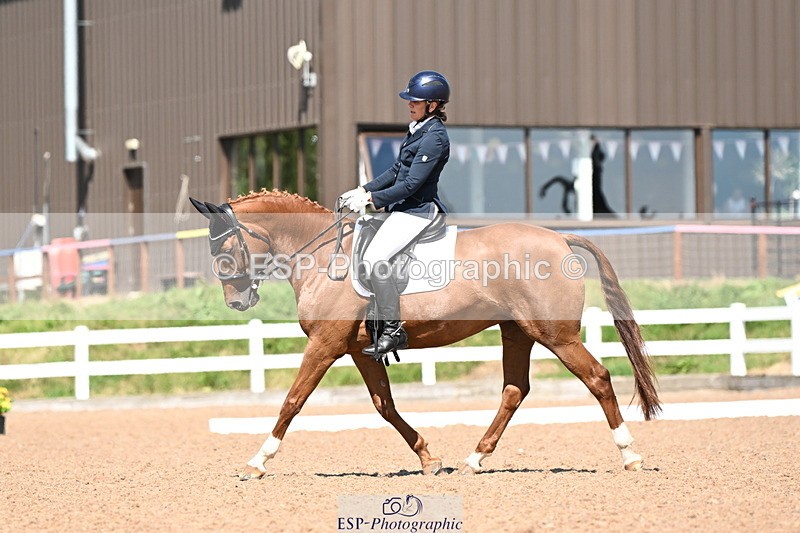 240816A-142724-05600 - 300-Andrea.Kennedy-Ricardo.Red