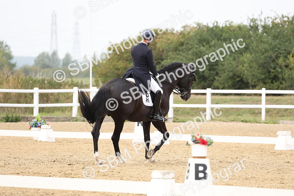 SBM_007628 - Class 9 - FEI INT I - 14.57-15.45