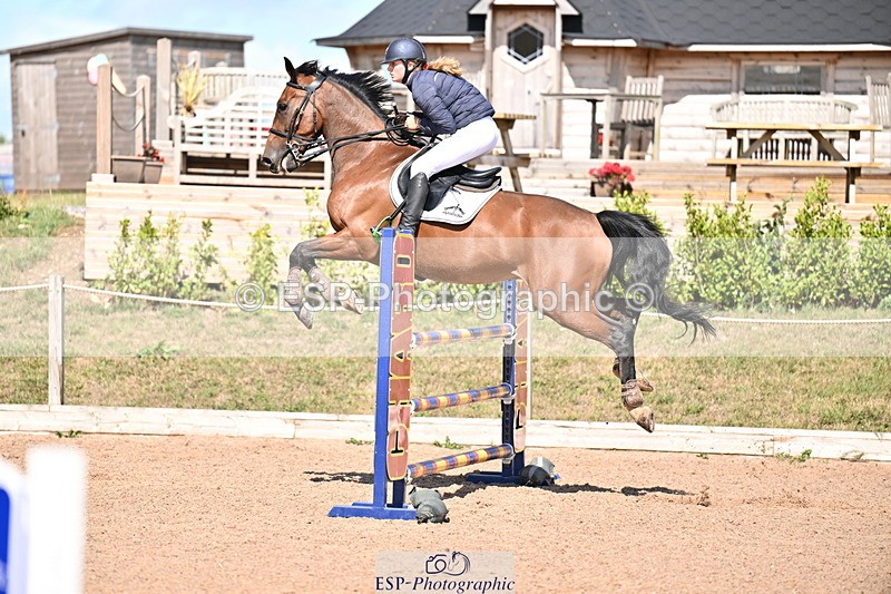 250827B-131700-00515 - Cls 4 Snr Newcomers 1.10m