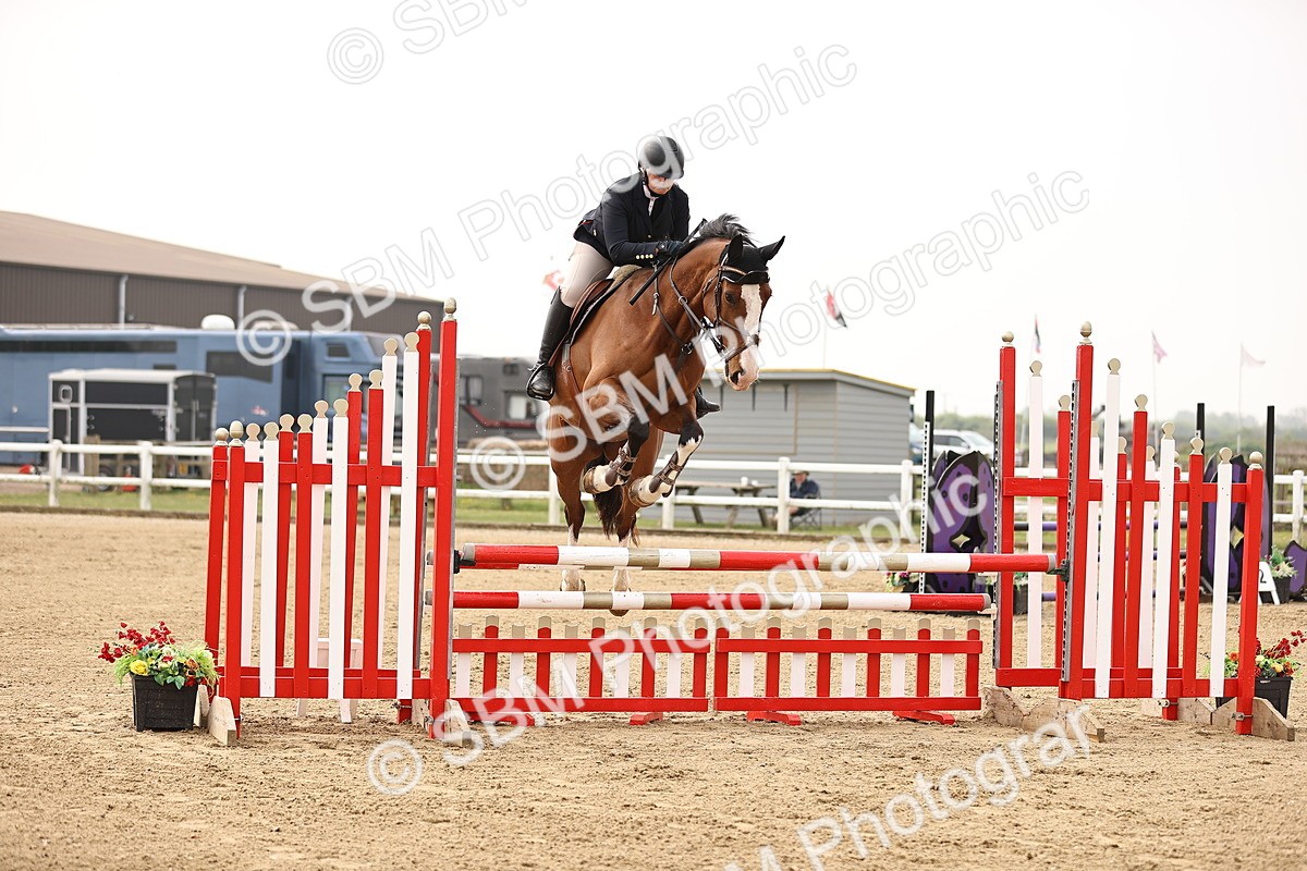  - Class 15 - Senior British novice - 90cm