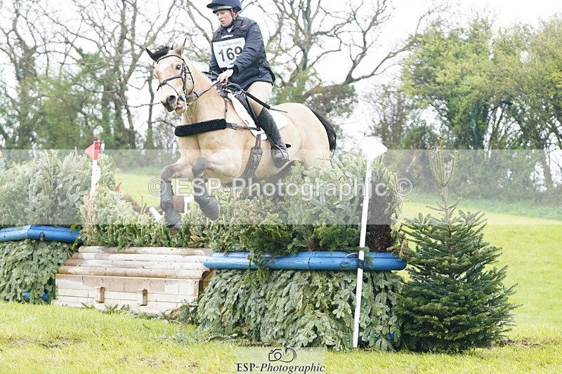 250418-145942-05372 - 169-Chloe.Dunn-TOWERHILL.SHAMIE