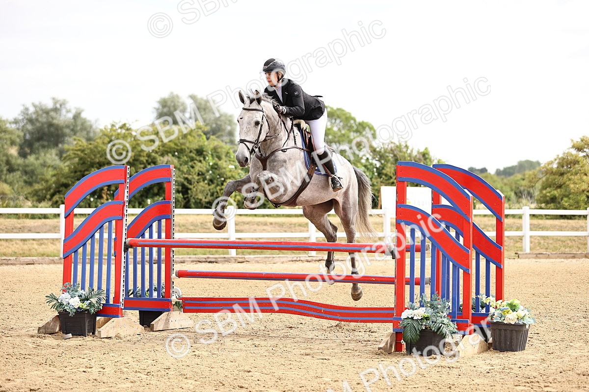 SBM_009506 - Class 8 - Senior Newcomers - 1.10  Open