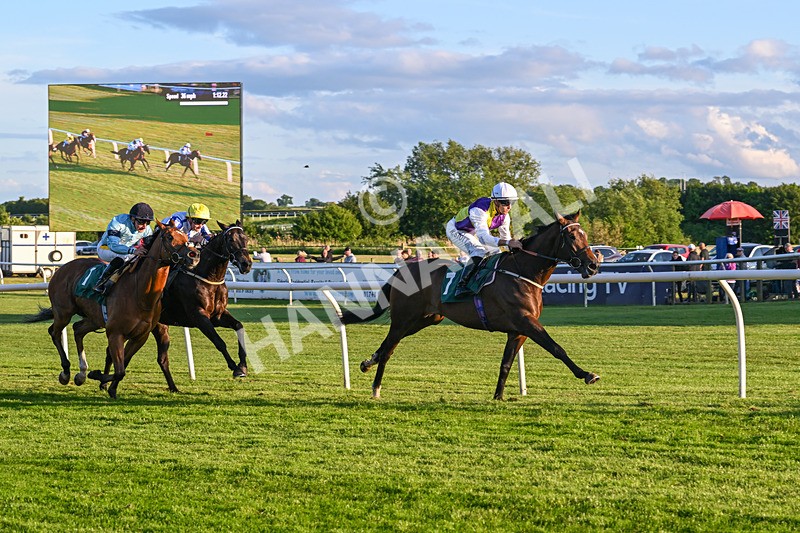 300525-Race 5-Wicket Keeper-7855 - Race 5