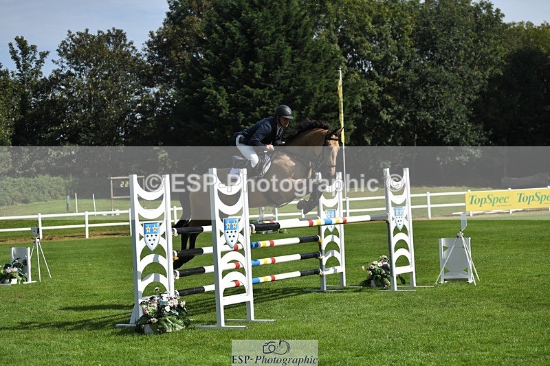 230908-112634-01132 - Cls 2 Snr Foxhunter & 1.20m Open