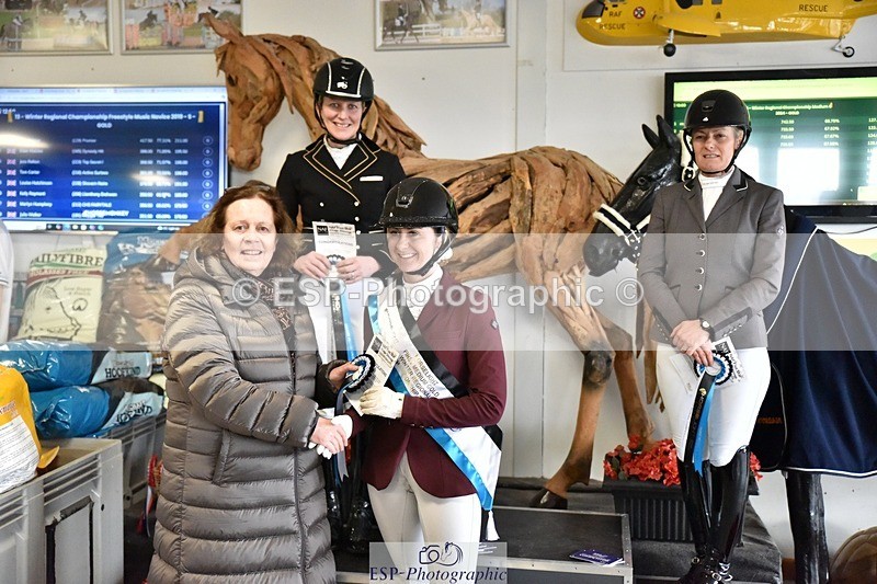 250215-153754-04496 - Medium Gold Presentations