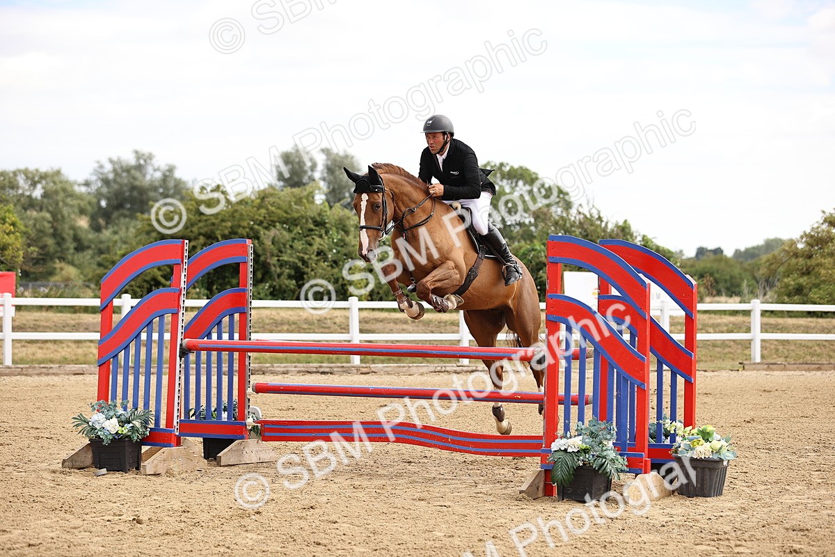 SBM_009545 - Class 8 - Senior Newcomers - 1.10  Open