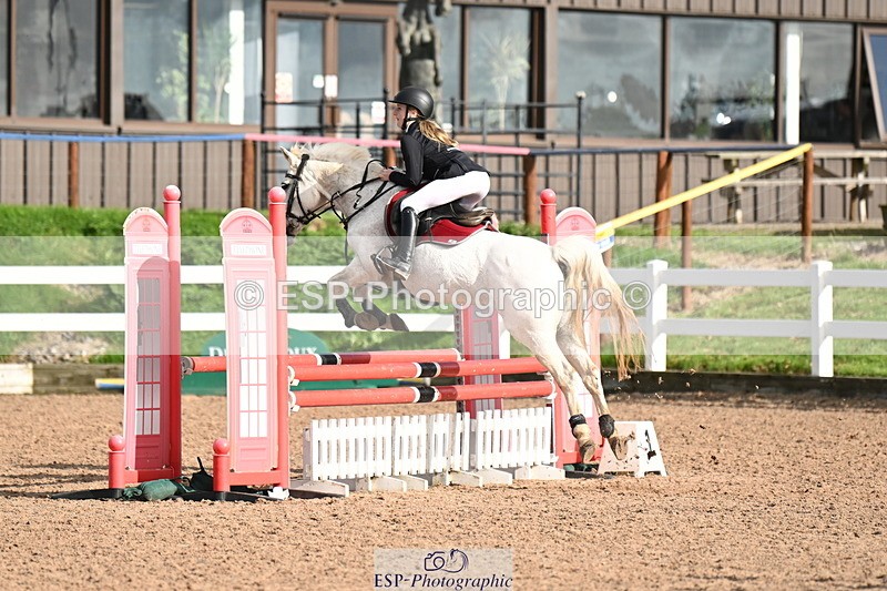 241026A-115412-00821 - SAT Cls 8 Pony Discovery and 90cm Open