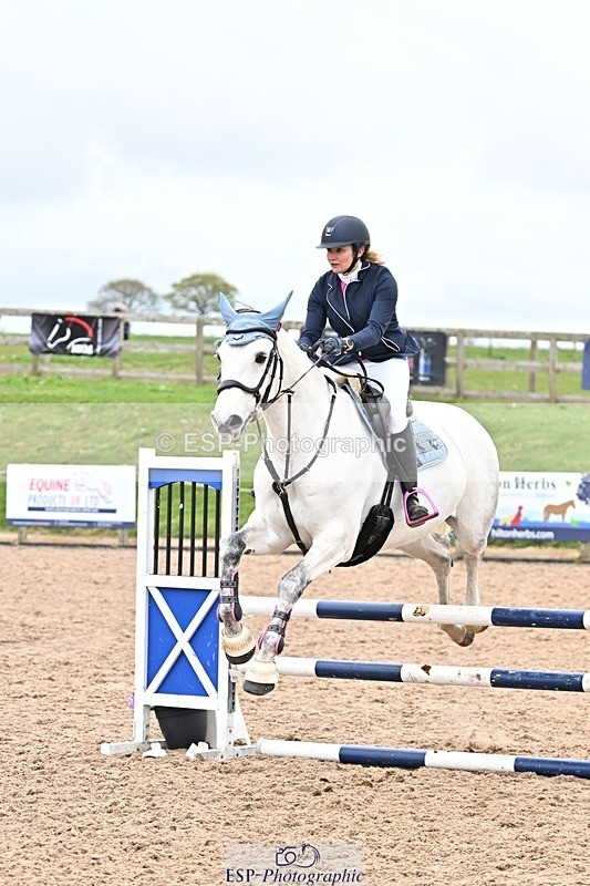 250414-112929-00555 - 90cm Round 1