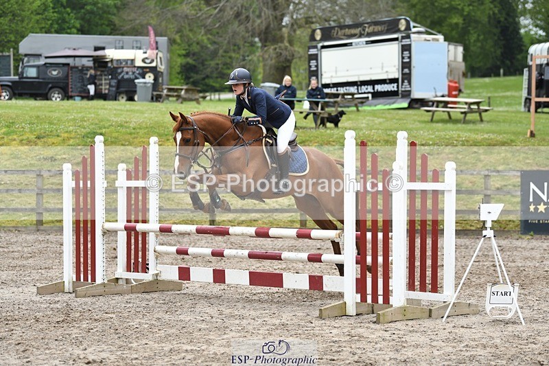 230512-094538-00386 - Cls 10 Snr 85cm Schooling