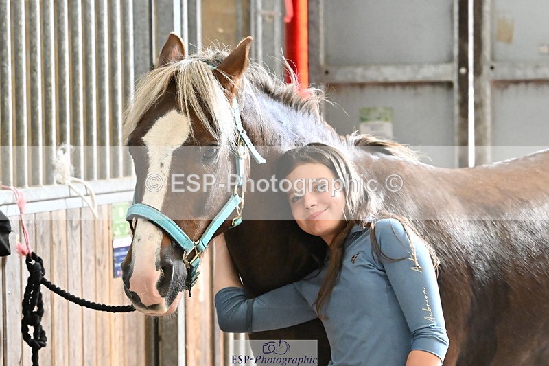 250821B-151502-00727 - Group C - Laraine