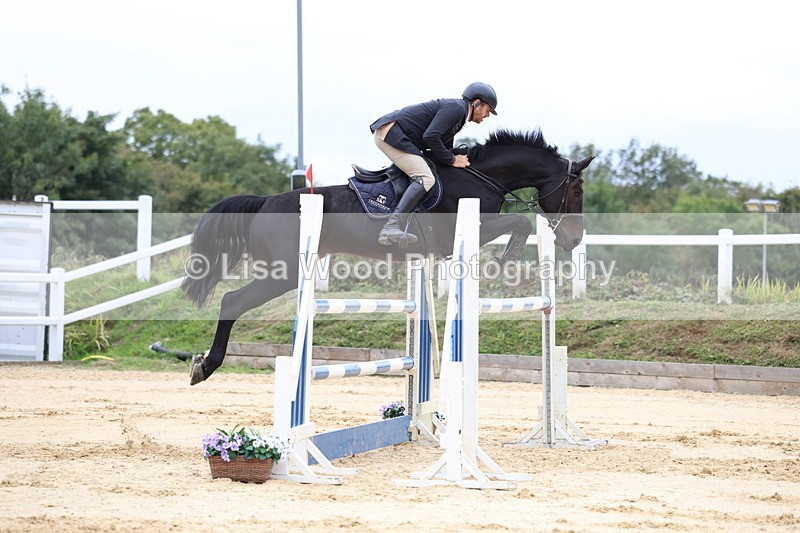 3E7A3408 - Class 9: Senior Foxhunter/1.20 open